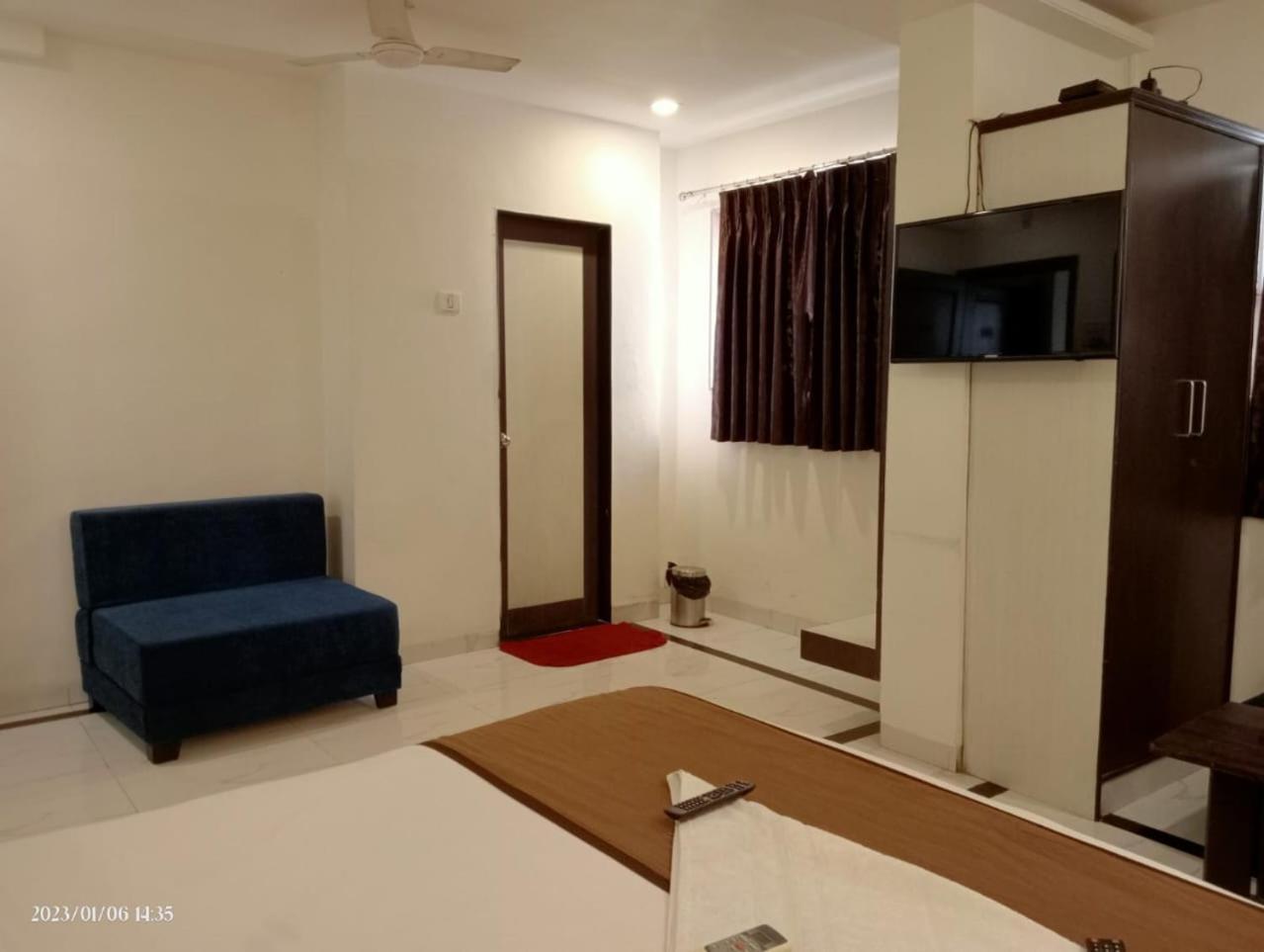 Hotel Saikripa Imperial Daman Exteriör bild