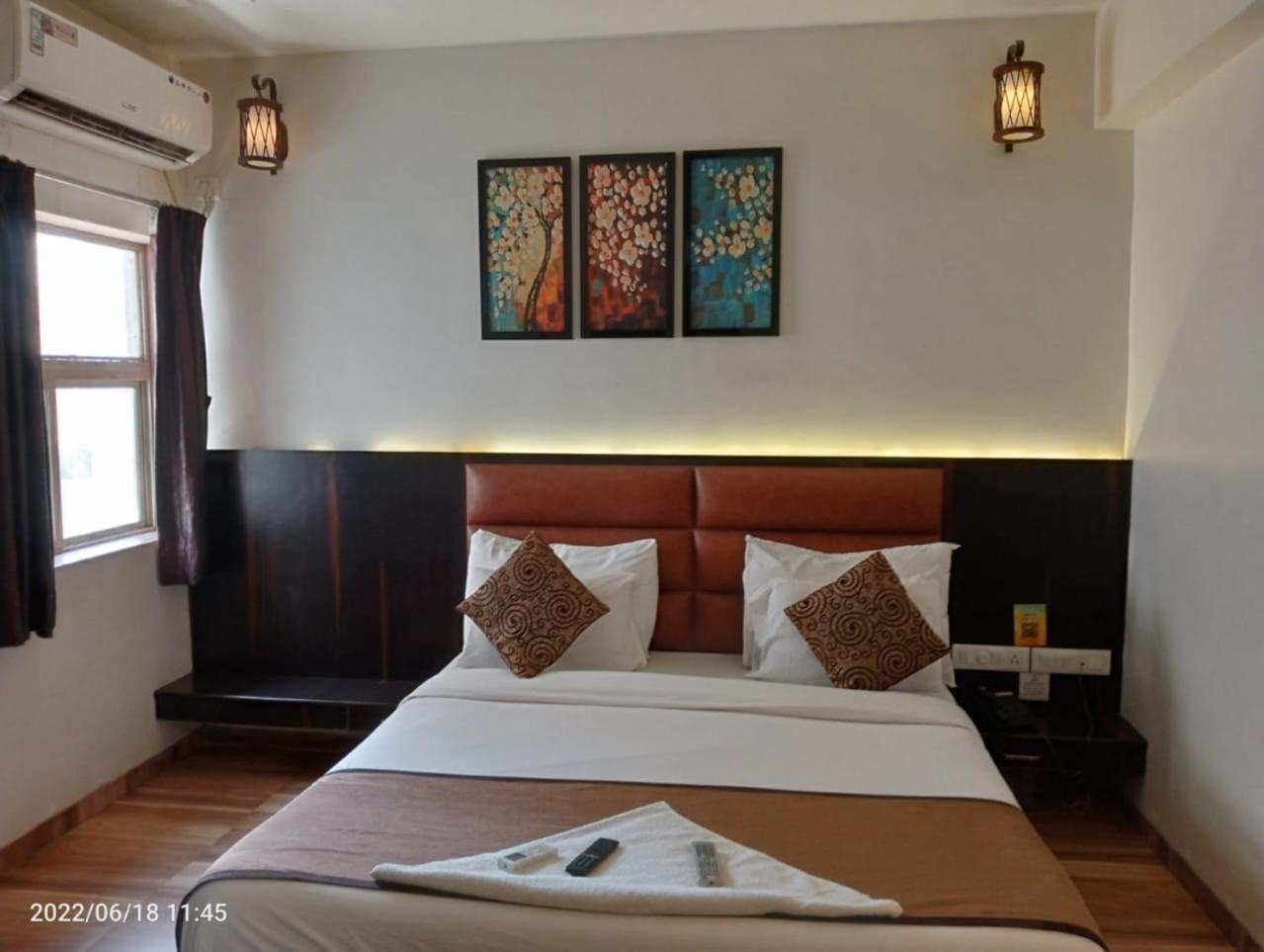 Hotel Saikripa Imperial Daman Exteriör bild